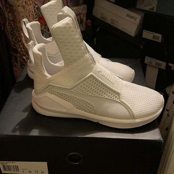 Puma Shoes - Puma x Rihanna Fenty Trainer white